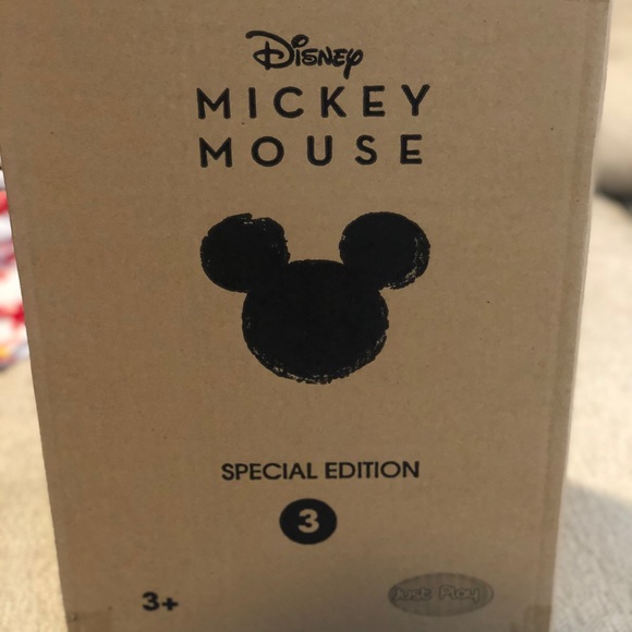 Disney Year of The Mouse Plush March '20 - Picture 5 of 5